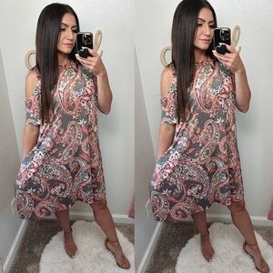 James C Summer Chic grey and pink paisley cold shoulder Flowy dress size Large